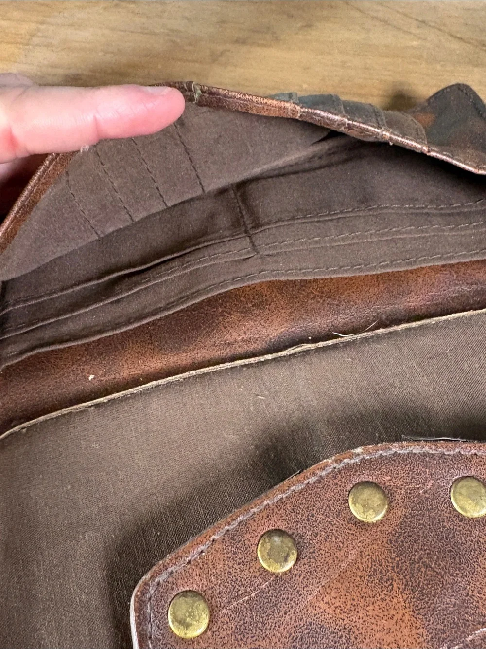 Braciano brown studded